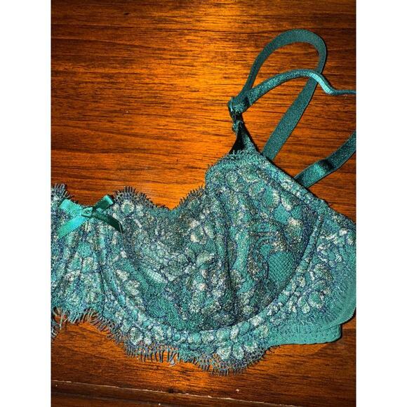 VICTORIAS SECRET DREAM ANGELS PUSH UP BRA SIZE 32C - Picture 2 of 6